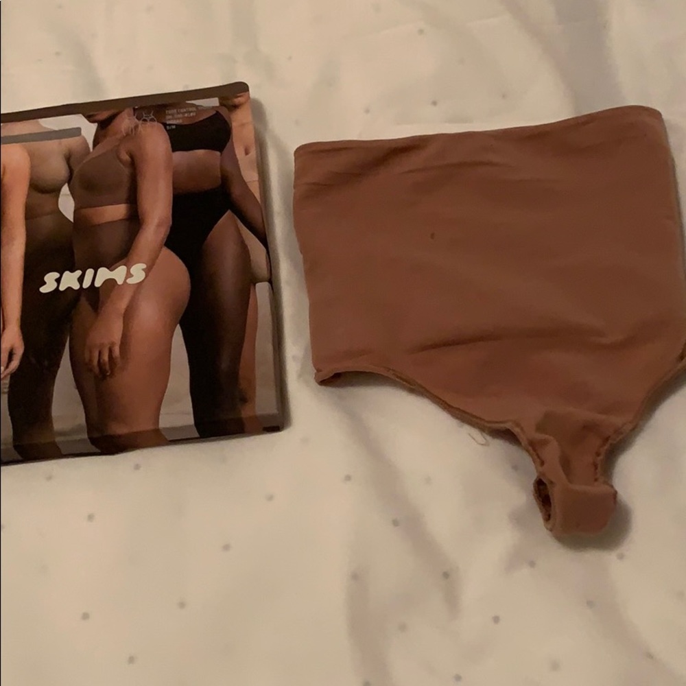Skims core control thong New